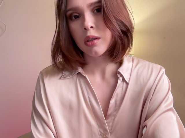 StacyLuxxe live cam preview