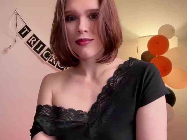 StacyLuxxe webcam