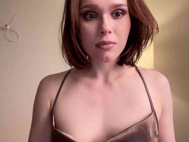 StacyLuxxe webcam