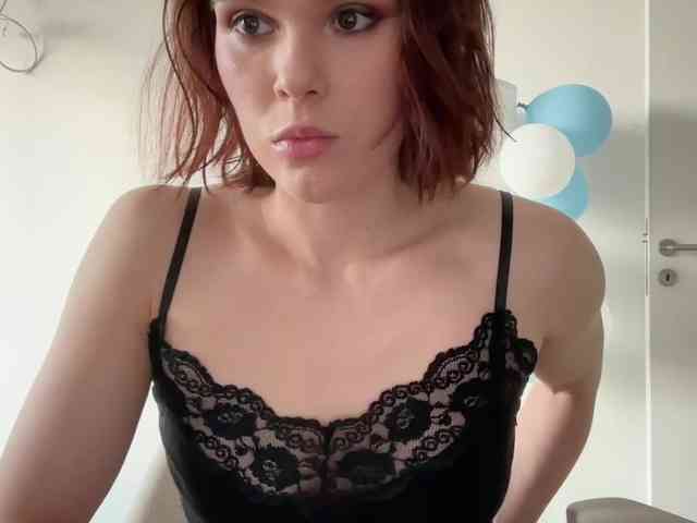 StacyLuxxe webcam
