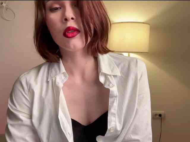 StacyLuxxe webcam