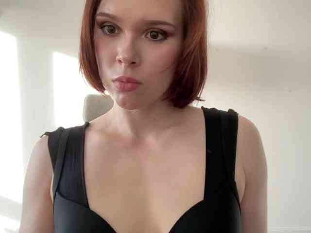 StacyLuxxe webcam