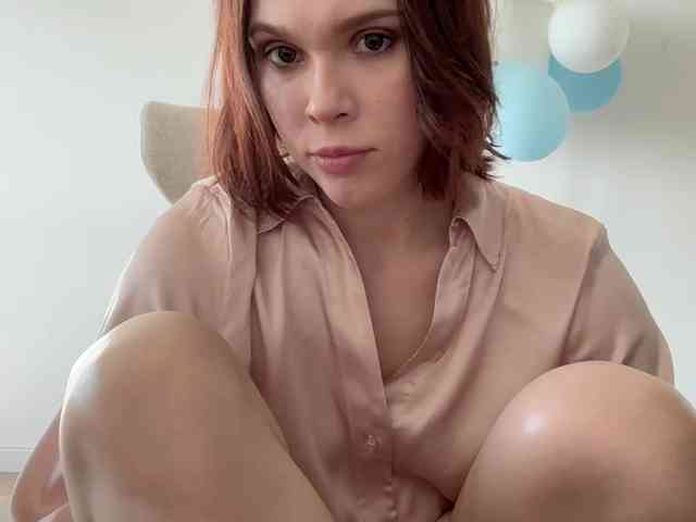 StacyLuxxe webcam