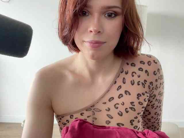 StacyLuxxe webcam