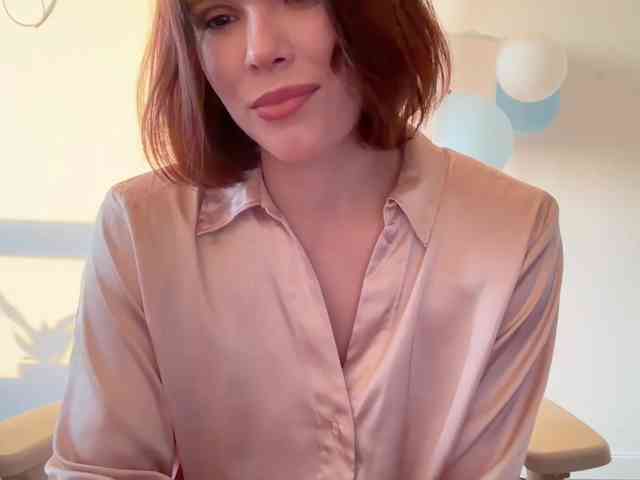 StacyLuxxe webcam
