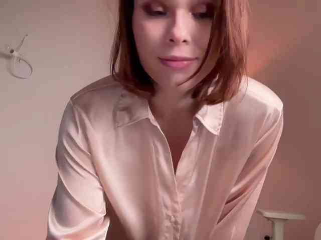 StacyLuxxe webcam
