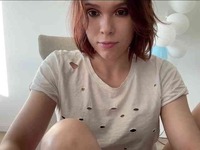 StacyLuxxe webcam