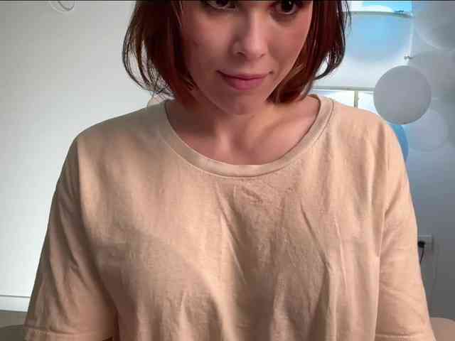 StacyLuxxe webcam