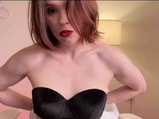StacyLuxxe webcam