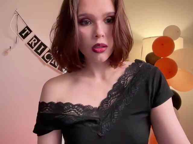 StacyLuxxe webcam