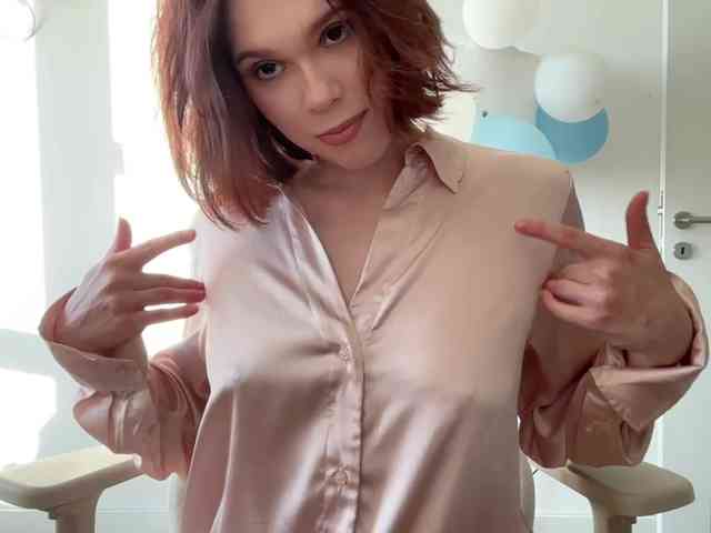 StacyLuxxe webcam