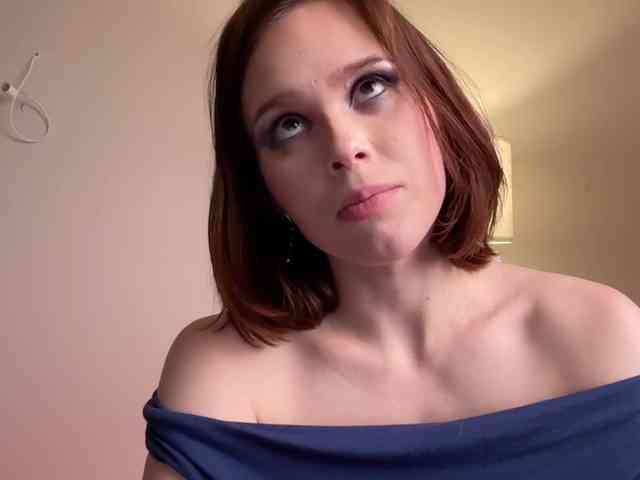 StacyLuxxe webcam