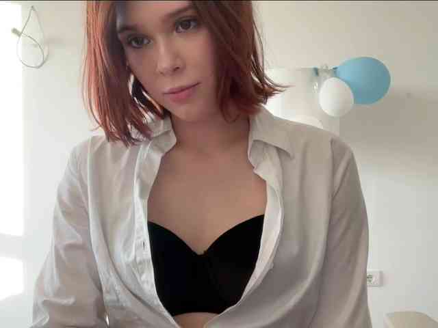 StacyLuxxe webcam