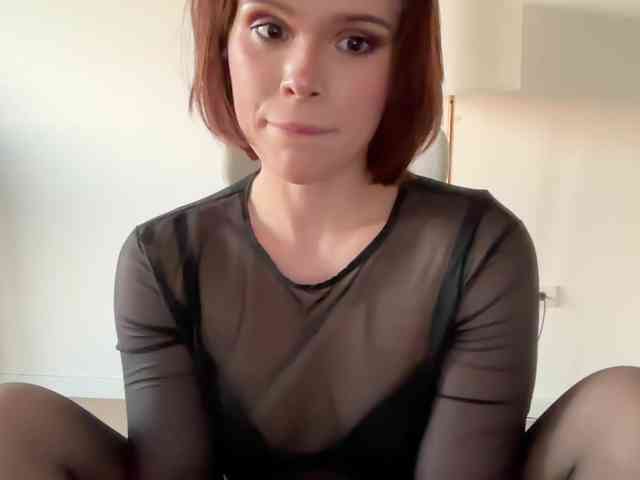 StacyLuxxe webcam
