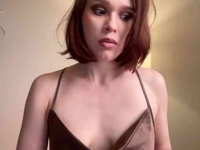 StacyLuxxe webcam