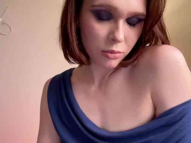 StacyLuxxe webcam