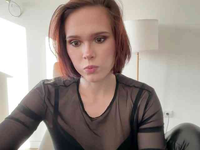 StacyLuxxe webcam