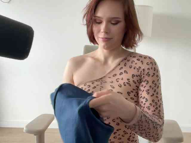StacyLuxxe webcam