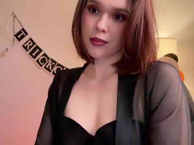 Модель: StacyLuxxe