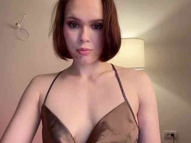 StacyLuxxe webcam