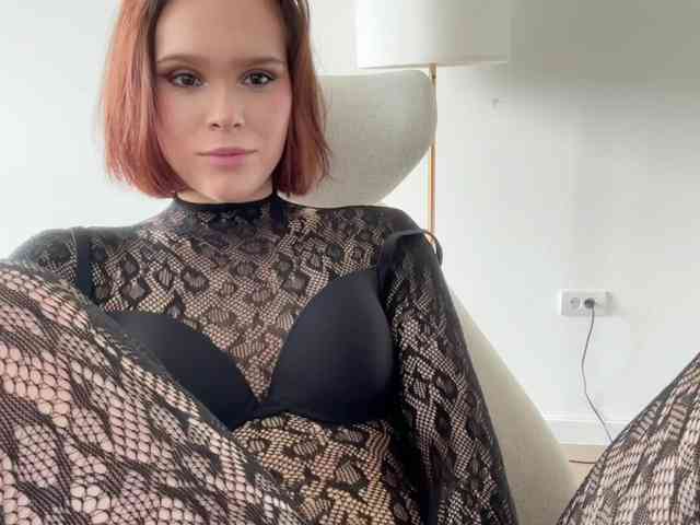 StacyLuxxe webcam
