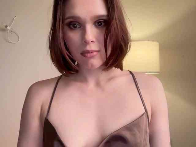 StacyLuxxe webcam