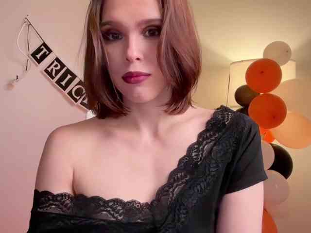 StacyLuxxe webcam