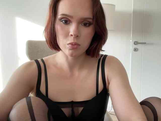 StacyLuxxe webcam