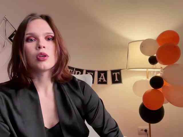 StacyLuxxe webcam