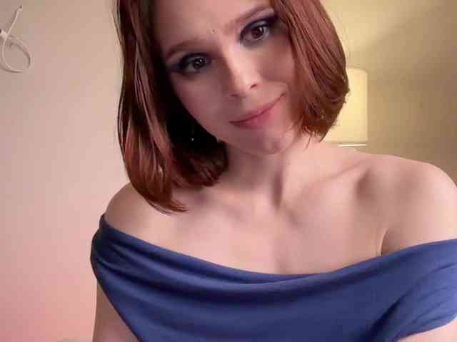 StacyLuxxe webcam