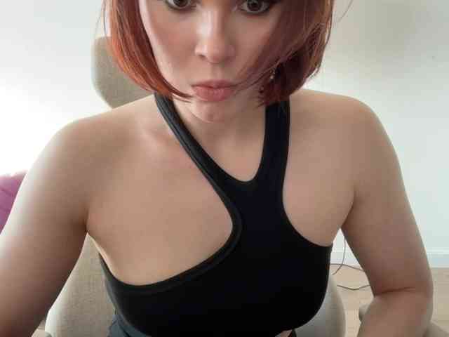 StacyLuxxe webcam