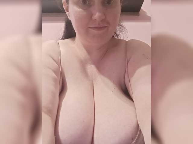 LadyAlma live cam on BongaCams