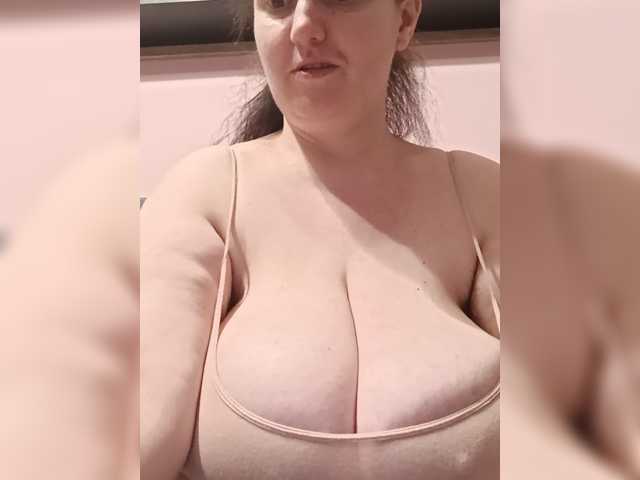 LadyAlma live cam preview
