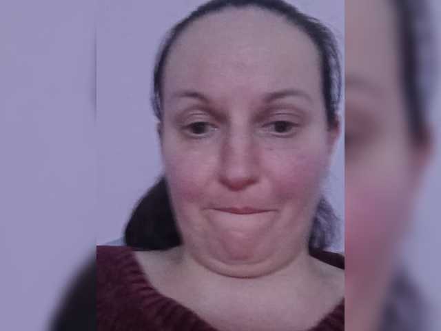 LadyAlma live cam preview