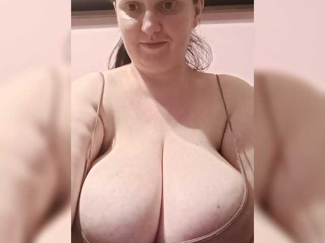 LadyAlma live cam on BongaCams