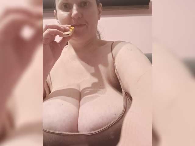 LadyAlma live cam
