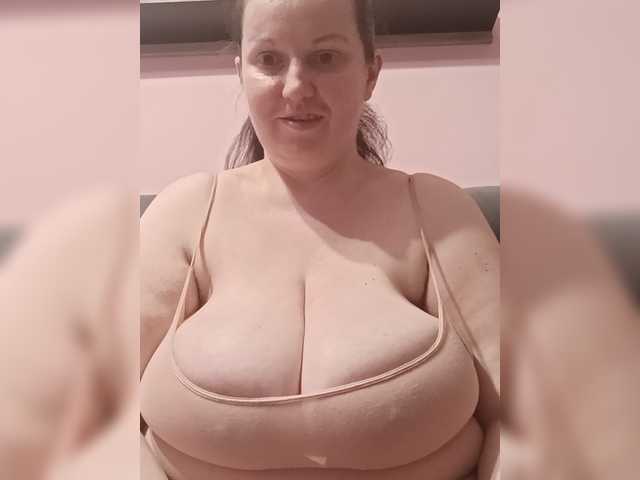 LadyAlma live cam on BongaCams