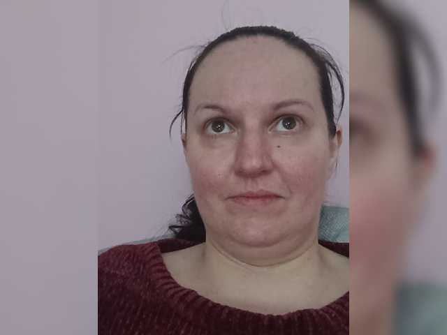 LadyAlma webcam