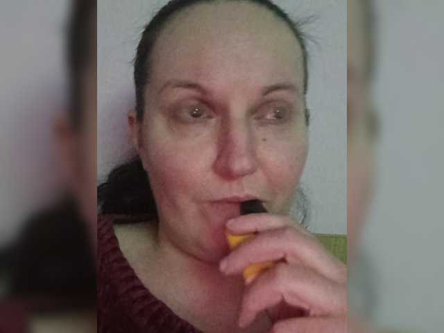 LadyAlma live cam preview