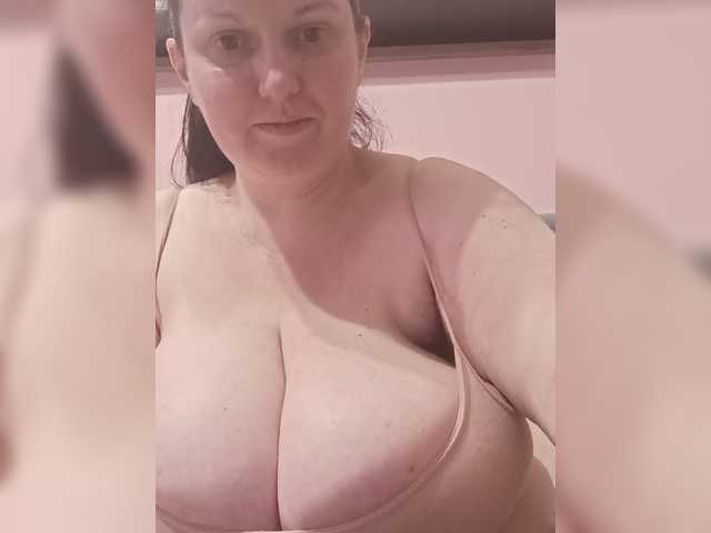 LadyAlma live cam on BongaCams