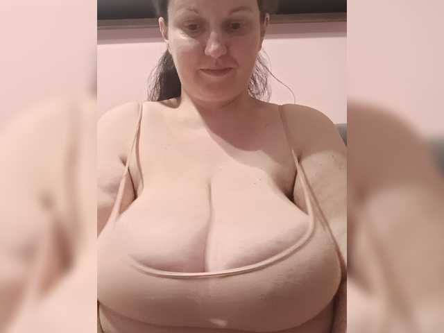 LadyAlma live webcam show