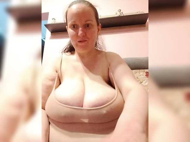 LadyAlma live cam on BongaCams