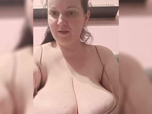 LadyAlma live cam on BongaCams