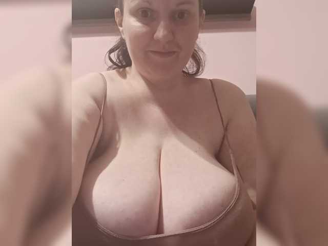 LadyAlma live cam on BongaCams