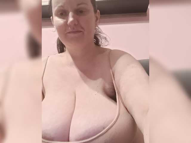 LadyAlma live cam on BongaCams