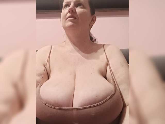 LadyAlma live webcam show