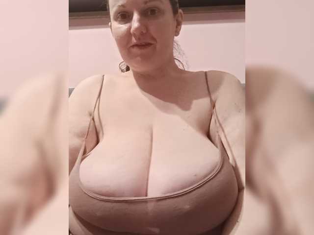 LadyAlma live cam on BongaCams
