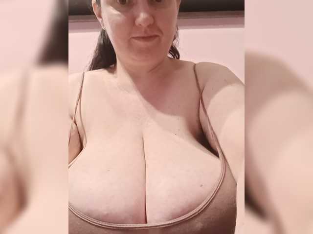 LadyAlma live webcam show