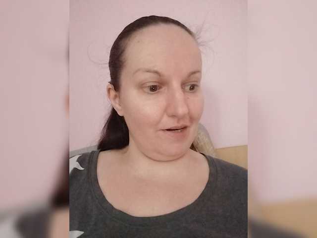 LadyAlma live cam preview