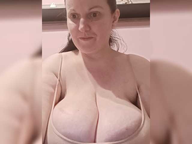 LadyAlma live cam on BongaCams